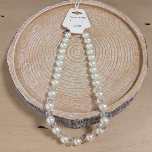 🆕 Accessory Label White Clear Pearl Necklace - Picture 1 of 2